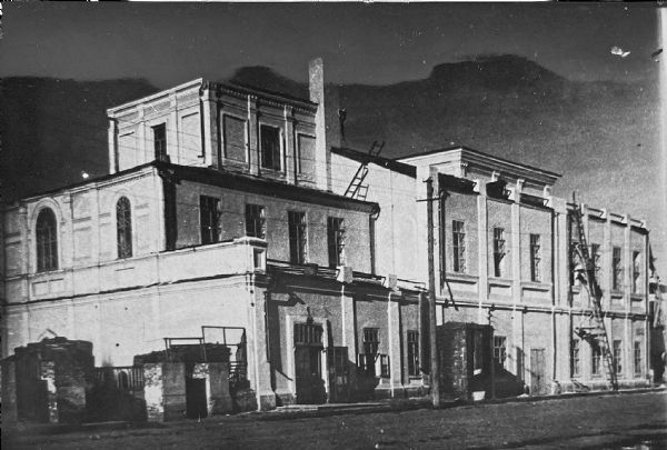 1940-е годы. Юго-западный фасад Богоявленской церкви.