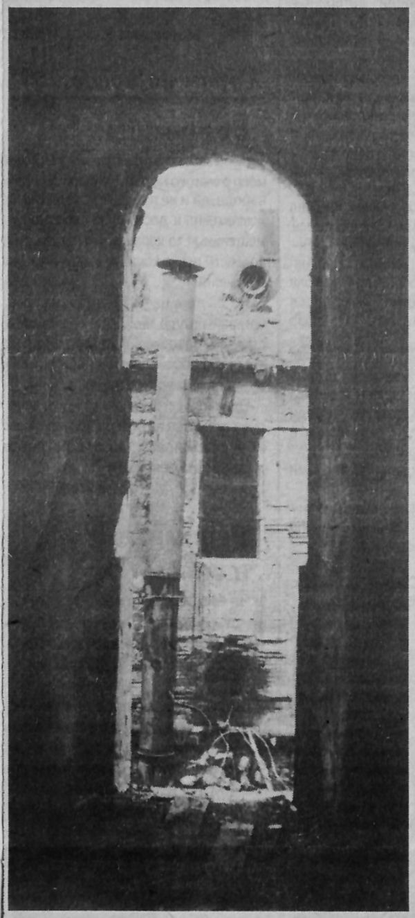 13 октября 1992 г. Руины Богоявленского собора. Фото из газеты 