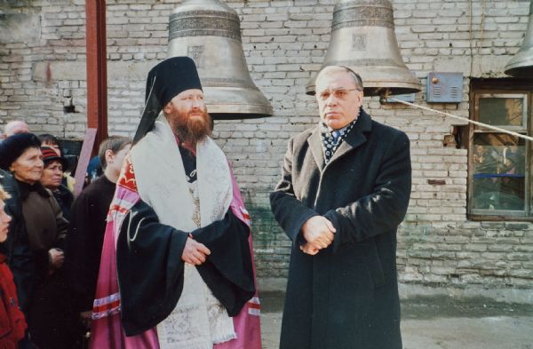 12 апреля 2001 г. Епископ Томский Ростислав на освящении колоколов Богоявленского собора.
