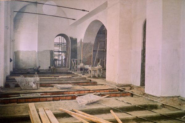 2002 г. Реконструкция Спасского (ныне - Пантелеимонова) придела Богоявленского собора. Вид на западную стену.